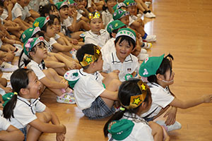 6月生まれの誕生会　大道芸ショー　全園児　NO.1