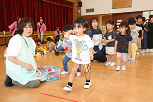 エンゼル七夕まつり　おかしのつかみどり・的あて・わなげ　年長・ぺんぎん　　NO.1
