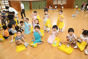 エンゼル七夕まつり　おかしのつかみどり・的あて・わなげ 　年中・　ひよこ・あひる　 NO.2