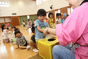 エンゼル七夕まつり　おかしのつかみどり・的あて・わなげ 　年中・　ひよこ・あひる　 NO.2