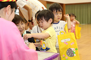 エンゼル七夕まつり　おかしのつかみどり・的あて・わなげ 　年中 ・ひよこ・あひる　NO.1