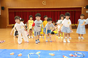 エンゼル七夕まつり　おかしのつかみどり・的あて・わなげ 　年中 ・ひよこ・あひる　NO.1