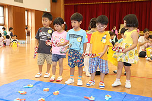 エンゼル七夕まつり　おかしのつかみどり・的あて・わなげ 　年中 ・ひよこ・あひる　NO.1
