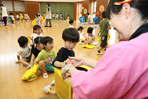 エンゼル七夕まつり　おかしのつかみどり・的あて・わなげ 　年中 ・ひよこ・あひる　NO.1