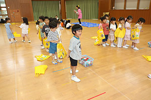 エンゼル七夕まつり　おかしのつかみどり・的あて・わなげ 　年中 ・ひよこ・あひる　NO.1