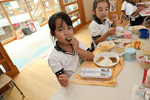 育てたミニトマトときゅうりいただきます　A・B