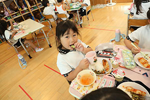 育てたミニトマトときゅうりいただきます　A・B