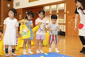 エンゼル七夕まつり　おかしのつかみどり・的あて・わなげ 　年少　 NO.2