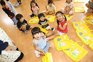 エンゼル七夕まつり　おかしのつかみどり・的あて・わなげ 　年少　 NO.1