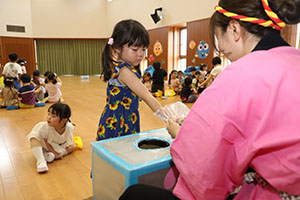 エンゼル七夕まつり　おかしのつかみどり・的あて・わなげ 　年少　 NO.1