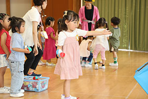 エンゼル七夕まつり　おかしのつかみどり・的あて・わなげ 　年少　 NO.1