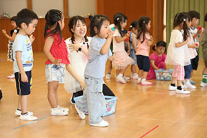エンゼル七夕まつり　おかしのつかみどり・的あて・わなげ 　年少　 NO.1