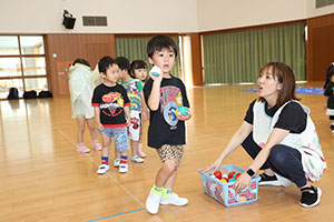 エンゼル七夕まつり　おかしのつかみどり・的あて・わなげ 　年少　 NO.1