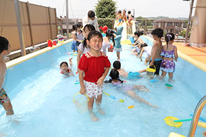 2階のプール　楽しかったね！　B