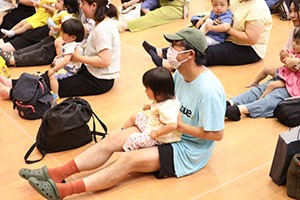 リトルエンゼル 「1歳児の親子の集い」が開かれました　