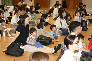 リトルエンゼル 「1歳児の親子の集い」が開かれました　