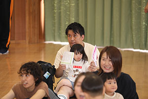 リトルエンゼル 「1歳児の親子の集い」が開かれました　