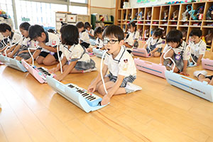 ピアニカ活動　すみれ