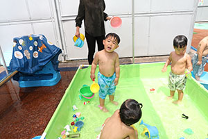 プール　楽しかったね　ひよこ