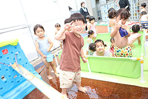 プール　楽しかったね　あひる・ぺんぎん