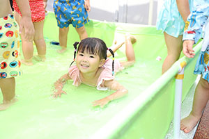 プール　楽しかったね　あひる・ぺんぎん