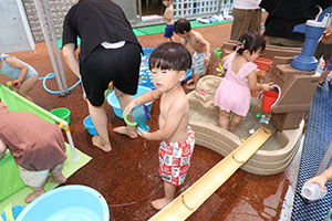 プール　楽しかったね　あひる・ぺんぎん