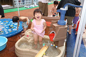 プール　楽しかったね　あひる・ぺんぎん