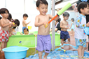 プール　楽しかったね　あひる・ぺんぎん