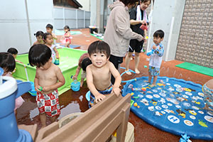 プール　楽しかったね　あひる・ぺんぎん