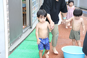 プール　楽しかったね　あひる・ぺんぎん