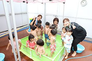 プール　楽しかったね　あひる・ぺんぎん
