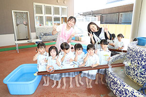 カラフル流しそうめん　楽しかったね！　きりん・りす