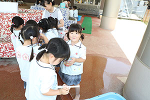 カラフル流しそうめん　楽しかったね！　きりん・りす