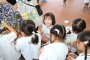 カラフル流しそうめん　楽しかったね！　きりん・りす