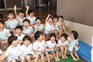 カラフル流しそうめん　楽しかったね！　きりん・りす
