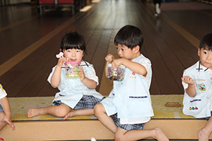 カラフル流しそうめん　楽しかったね！　こあら・ぱんだ