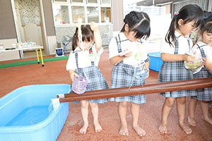 カラフル流しそうめん　楽しかったね！　うさぎ・ことり