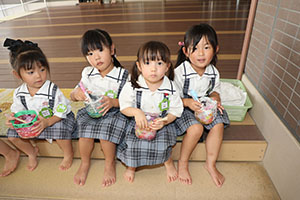 カラフル流しそうめん　楽しかったね！　うさぎ・ことり