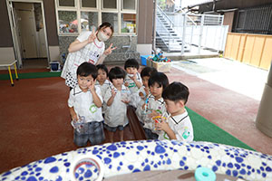 カラフル流しそうめん　楽しかったね！　うさぎ・ことり