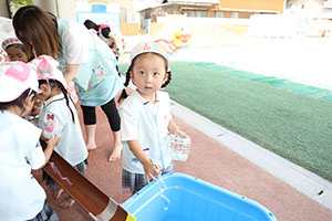 カラフル流しそうめん　楽しかったね！　うさぎ・ことり