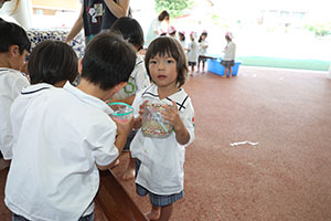 カラフル流しそうめん　楽しかったね！　うさぎ・ことり