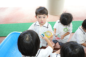 カラフル流しそうめん　楽しかったね！　うさぎ・ことり