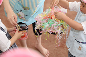 カラフル流しそうめん　楽しかったね！　うさぎ・ことり
