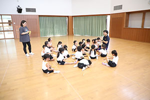 体操教室　ー縄跳びー　ばら