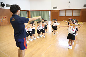 体操教室　ー縄跳びー　ばら