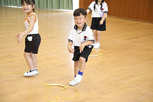 体操教室　ー縄跳びー　すみれ