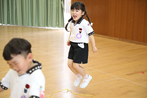 体操教室　ー縄跳びー　すみれ