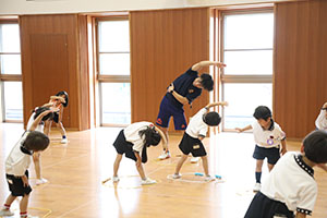 体操教室　ー縄跳びー　すみれ