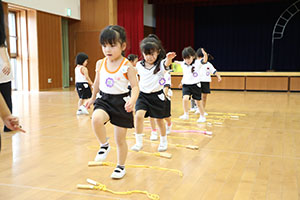 体操教室　ー縄跳びー　すみれ