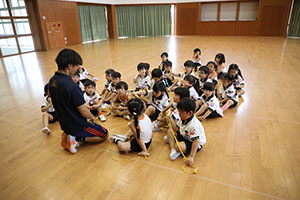 体操教室　ー縄跳びー　すみれ